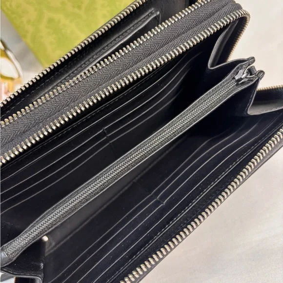 Beautiful Gucci Travel Organizer Wallet Black Guccissima - Picture 9 of 13